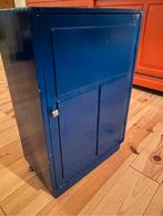 Vintage poppen kledingkastje, Ophalen