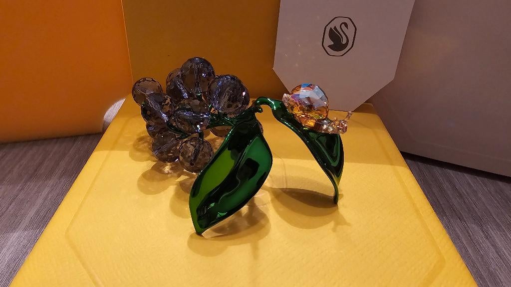 Swarovski Idyllia Slak Op Bosbessen! NIEUW!, Ophalen of Verzenden, Nieuw, Figuurtje