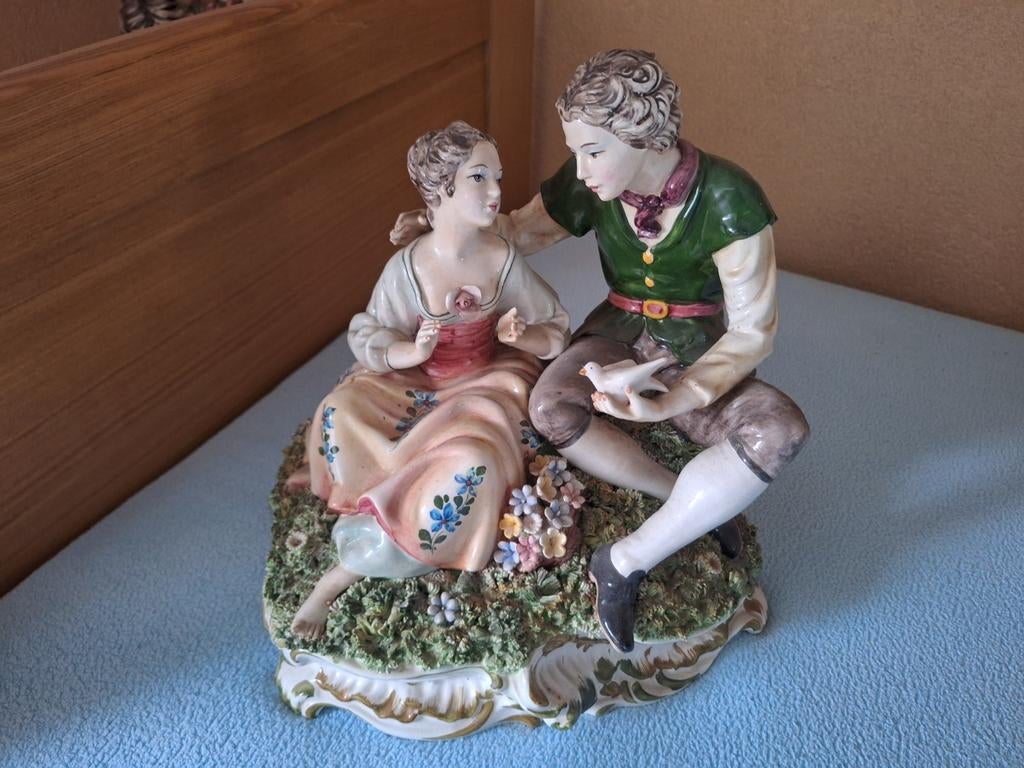 Diverse porseleinen beelden: koppel, engelen, man en vrouw, Ophalen