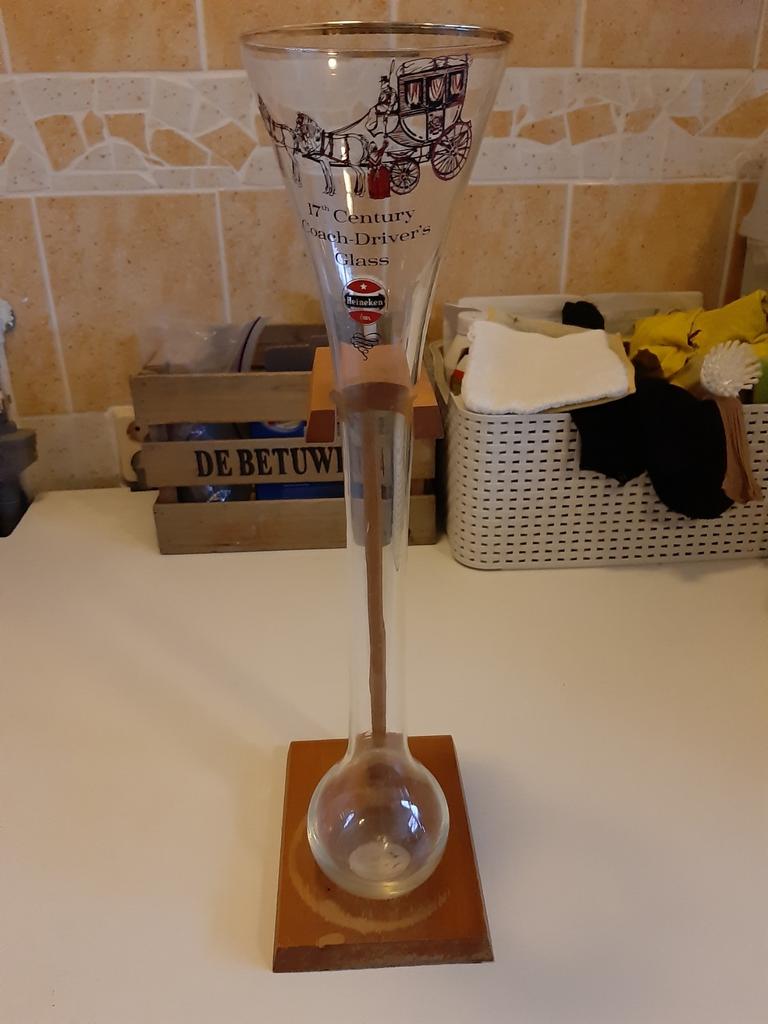 Heineken koetsiers glas met houder, Ophalen of Verzenden, Zo goed als nieuw, Glas of Glazen, Heineken