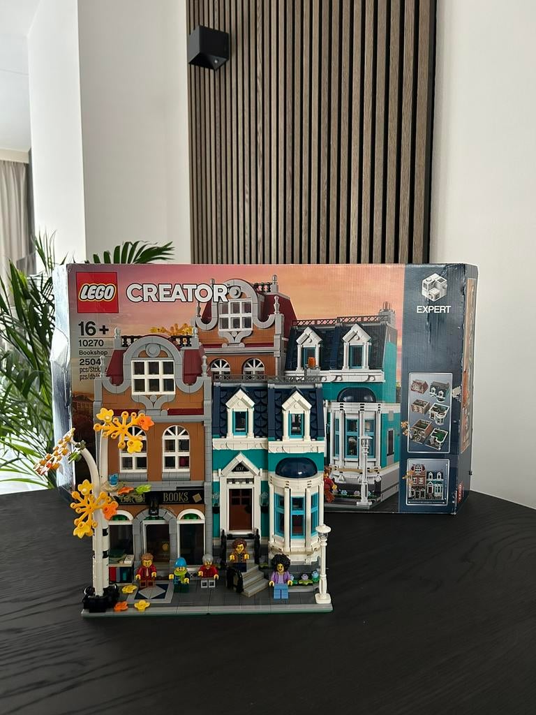LEGO 10270 - Bookshop, Kinderen en Baby's, Speelgoed | Bouwstenen, Ophalen of Verzenden, Zo goed als nieuw