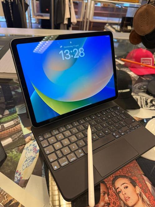Ipad Air 5e generatie 64 gb compleet € 499,00 (zie foto), Computers en Software, Apple iPads, Zo goed als nieuw, Apple iPad, Wi-Fi
