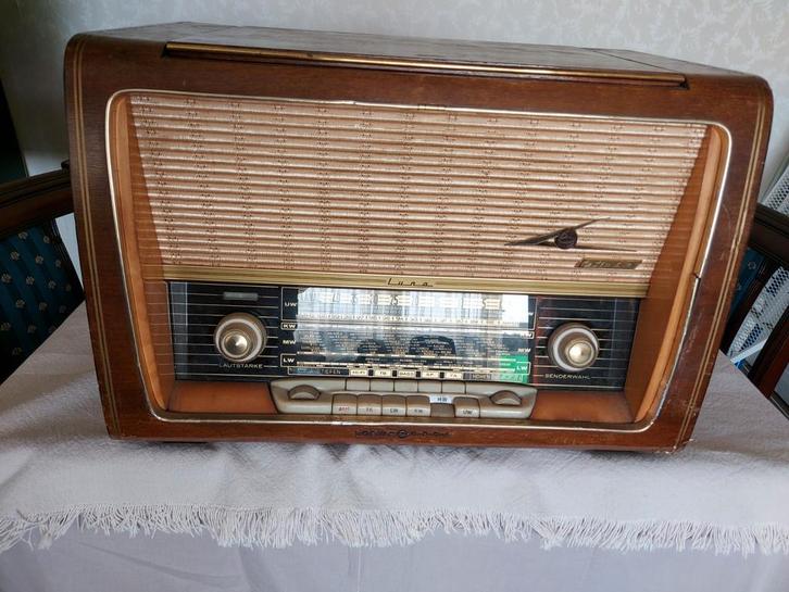 Vintage Loewe Opta radio, Antiek en Kunst, Antiek | Tv's en Audio, Ophalen