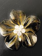 Vintage emaille -kristal bloembroche, Sieraden, Tassen en Uiterlijk, Broches, Ophalen of Verzenden, Zo goed als nieuw, Overige materialen