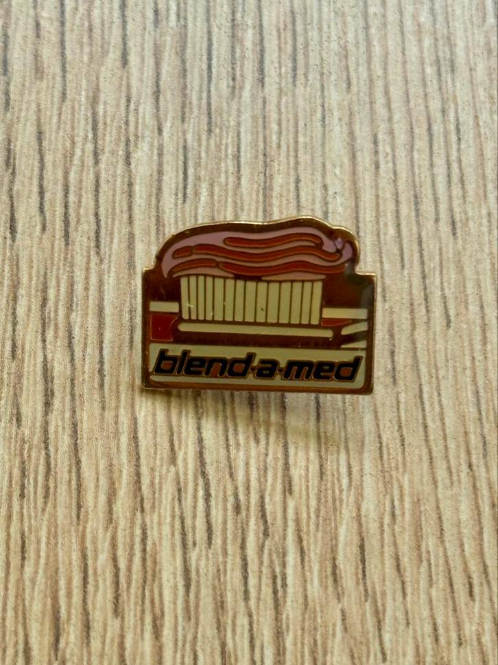 Blend-a-med Vintage Pin, Verzamelen, Speldjes, Pins en Buttons, Gebruikt, Speldje of Pin, Overige onderwerpen, Ophalen of Verzenden