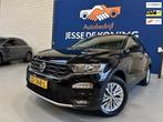 Volkswagen T-Roc 1.5 TSI Style automaat / camera/navigatie/t, Auto's, Stof, Euro 6, 4 cilinders, 150 pk