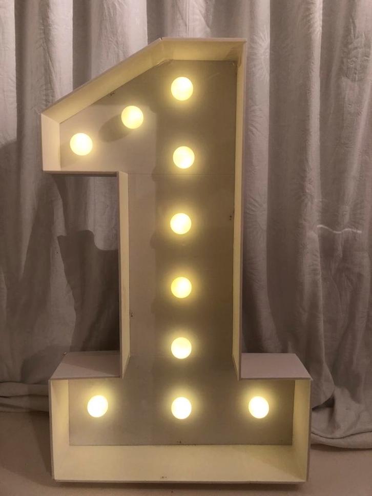 Lichtcijfers: 8, 16, 15, 50, 25, 60, 65, Hobby en Vrije tijd, Feestartikelen, Gebruikt, Ophalen of Verzenden