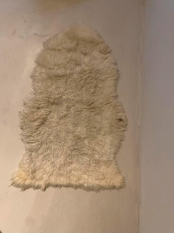 Schapenwol kleedje, Huis en Inrichting, Stoffering | Tapijten en Kleden, Gebruikt, Minder dan 50 cm, Overige vormen, Wit, Ophalen