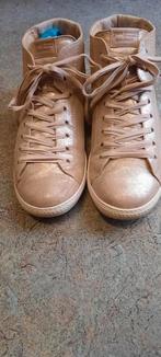 Sport schoenen, Ophalen of Verzenden, Zo goed als nieuw, Beige, Sneakers of Gympen