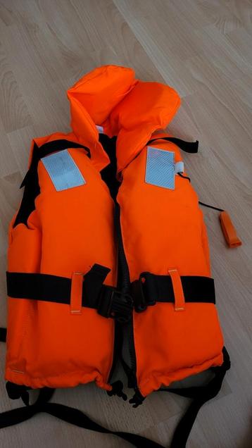 Zwemvest voor kinderen van 30 a 40 kilo beschikbaar voor biedingen