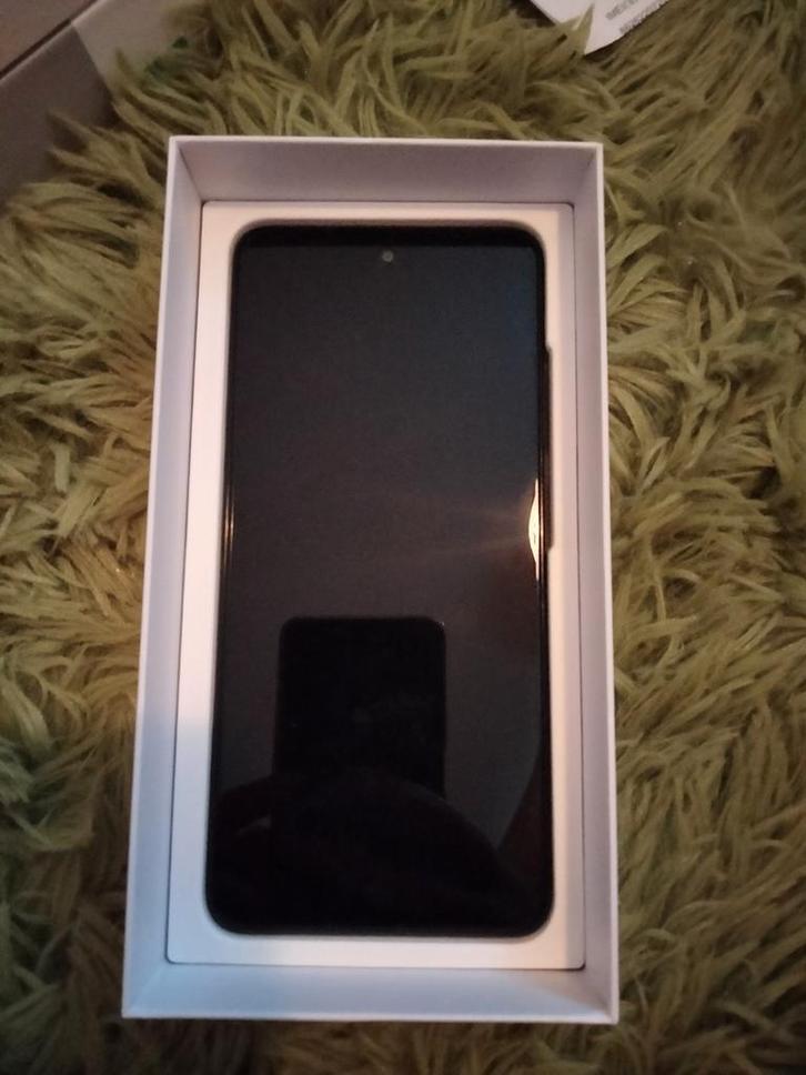 OPPO A40, Telecommunicatie, Mobiele telefoons | Samsung, Zo goed als nieuw, Overige modellen, 8 GB, Android OS, 10 megapixel of meer