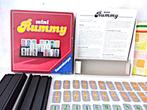 Het alom bekende mini Rummy spel, Ravensburger, Hobby en Vrije tijd, Gezelschapsspellen | Bordspellen, Ophalen of Verzenden, Zo goed als nieuw