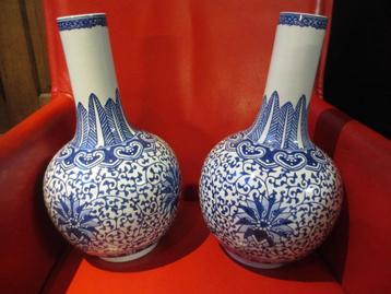 Chinese Vazen porcelein 34,5cm handbeschilderd blauw wit beschikbaar voor biedingen