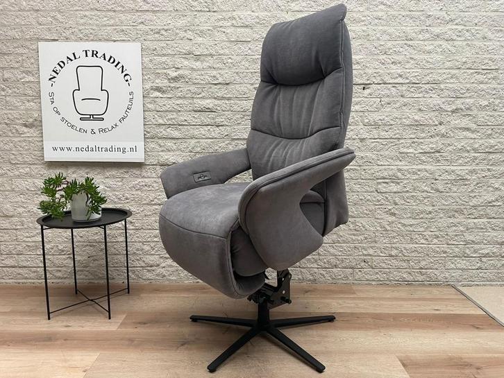 Luxe Himolla XXL sta op stoel met massage en ACCU, Huis en Inrichting, Fauteuils, Zo goed als nieuw, Leer, Stof, 50 tot 75 cm