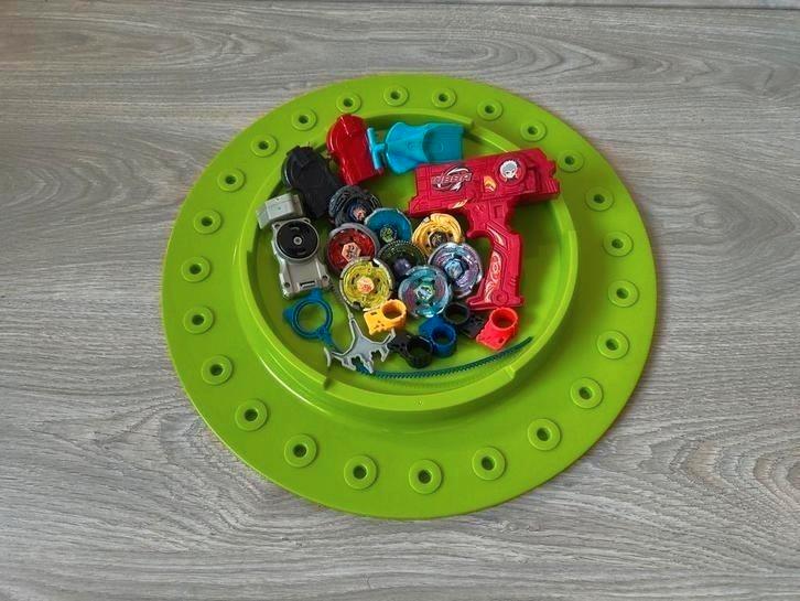 Beyblade Set met arena en launchers - ook zeldzame soorten!, Kinderen en Baby's, Speelgoed | Overig, Zo goed als nieuw, Jongen of Meisje