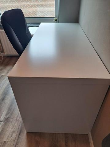 Wit Ikea bureau 