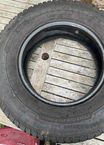 2x Michelin CrossClimate Camping 225 75 16 DOT4822 beschikbaar voor biedingen