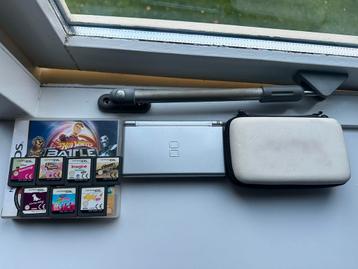 Nintendo ds lite | 8 spellen | hoes beschikbaar voor biedingen