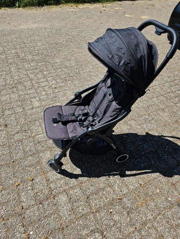 Zwarte Hamilton buggy beschikbaar voor biedingen