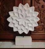 ZGAN Witte Houtsnijwerk van een Bloem, Ophalen of Verzenden, Zo goed als nieuw