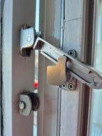 Raamsluitingen tegen diefstal, Doe-het-zelf en Verbouw, Hang- en Sluitwerk, Ophalen of Verzenden, Zo goed als nieuw
