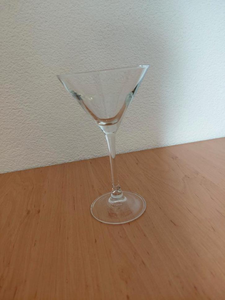 4 Mooie Cocktail/Martini glazen in nieuwstaat, Huis en Inrichting, Keuken | Servies, Ophalen of Verzenden