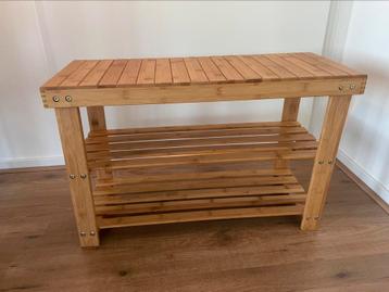 Houten schoenenrek met drie verdiepingen beschikbaar voor biedingen