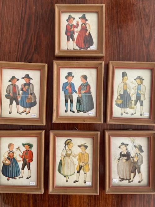 Tirol Klederdracht in Oostenrijk regionale kleding in lijst, Antiek en Kunst, Curiosa en Brocante, Ophalen of Verzenden