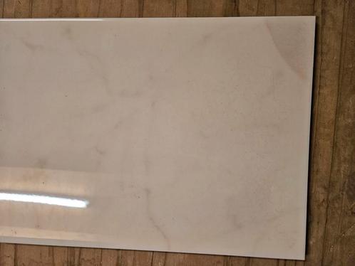 Alaplana carrara pergamon tegels 27x37 - glans - ca 7,5m2, Doe-het-zelf en Verbouw, Tegels, Nieuw, Wandtegels, Keramiek, 20 tot 40 cm
