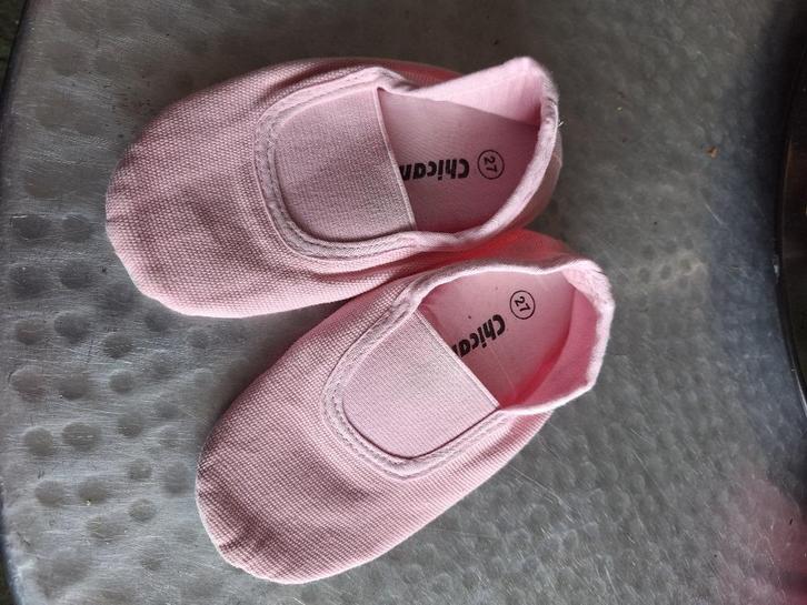 Roze gymschoenen balletschoenen maat 27, Kinderen en Baby's, Kinderkleding | Schoenen en Sokken, Zo goed als nieuw, Sportschoenen