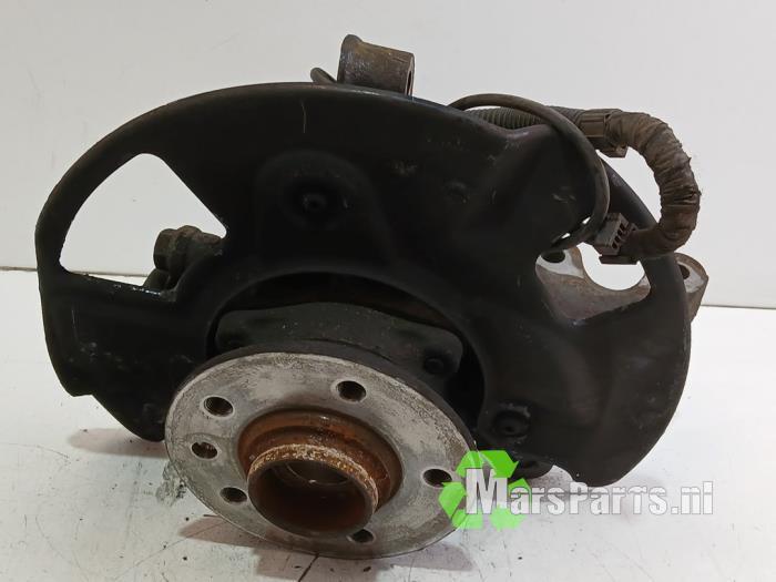 Fusee rechts-voor van een Volkswagen Crafter, Auto-onderdelen, Ophanging en Onderstel, Volkswagen, Gebruikt, 3 maanden garantie