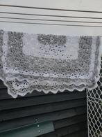 Gehaakt babydekentje grijs-wit 70x70, Ophalen of Verzenden, Zo goed als nieuw, Deken