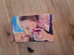 Jojo Moyes - Vier plus één, Jojo Moyes, Ophalen of Verzenden, Zo goed als nieuw, Nederland