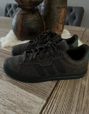 Originele adidas schoenen sneakers maat 41 Zo goed als nieuw beschikbaar voor biedingen