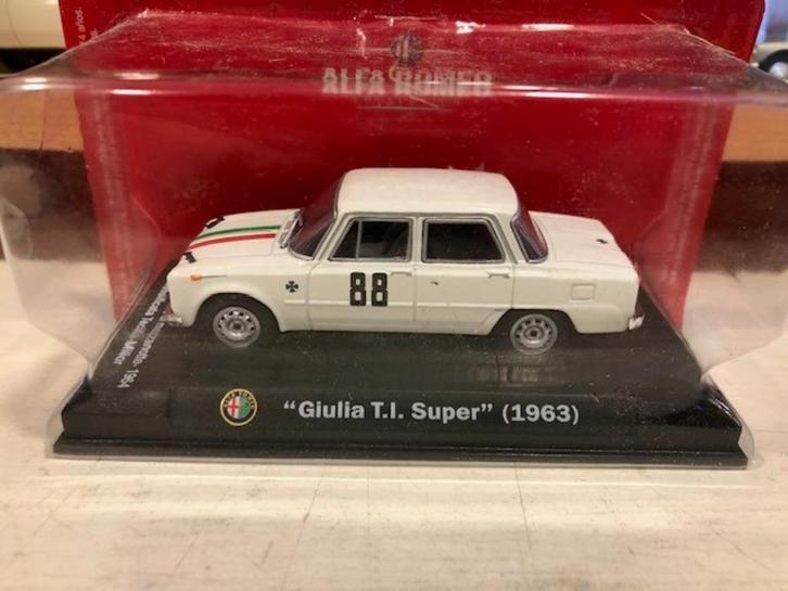 1:43 Alfa Romeo Giulia Super 1963 in doos Altalya, Hobby en Vrije tijd, Modelauto's | 1:43, Zo goed als nieuw, Auto, Overige merken
