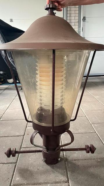 Straatlantaarn beschikbaar voor biedingen