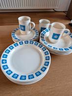 Servies met blauwe bloem motief, Ophalen of Verzenden, Zo goed als nieuw, Bord(en), Overige stijlen