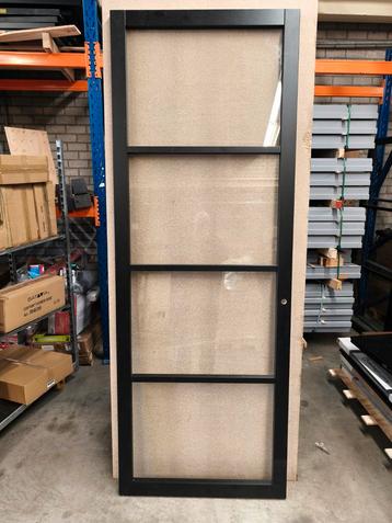 Nieuwe zwarte staal look binnendeur met 4 ramen 88x241,5 cm beschikbaar voor biedingen