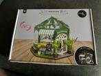 Crafts & Co. Miniature Greenhouse Café - DIY Bouwpakket, Hobby en Vrije tijd, Modelbouw | Overige, Ophalen of Verzenden, Nieuw