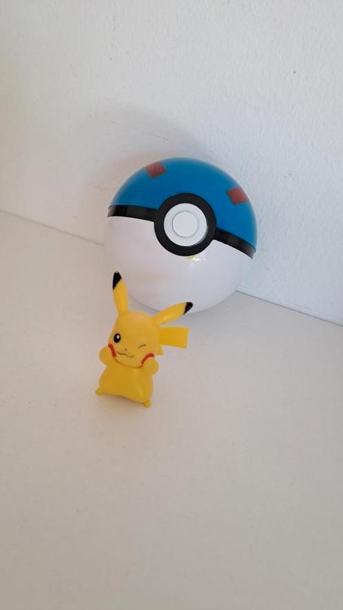 Pokémon poppetje pikachu met pokebal, Verzamelen, Poppetjes en Figuurtjes, Zo goed als nieuw, Ophalen of Verzenden