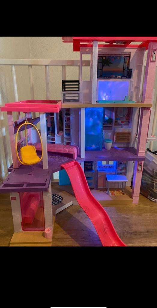 Barbie Dreamhouse Poppenhuis, Kinderen en Baby's, Speelgoed | Poppenhuizen, Ophalen of Verzenden, Zo goed als nieuw, Poppenhuis