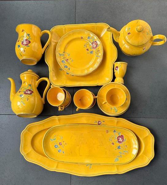 Vintage Bretons Servies - Geel met Bloemen, Doe-het-zelf en Verbouw, Verf, Beits en Lak, Gebruikt, Lak, Minder dan 5 liter, Geel