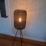 Prachtige staande zwarte lamp bamboe., Huis en Inrichting, Lampen | Vloerlampen, Ophalen, Zo goed als nieuw