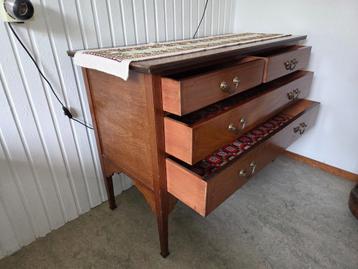 Mahonie lade/commodekast beschikbaar voor biedingen