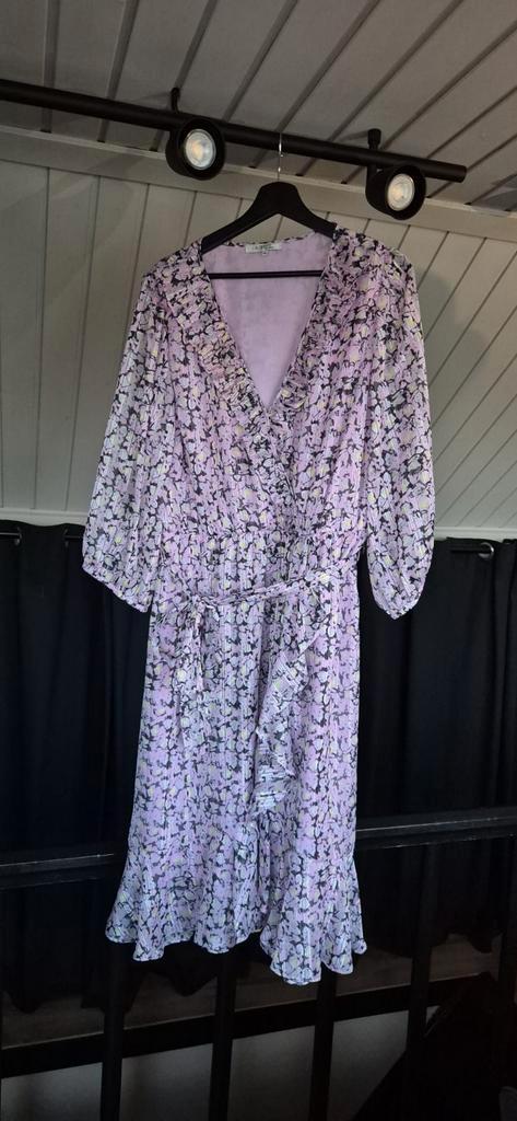 Miljuschka by Wehkamp Bloemenjurk Maat 46, Kleding | Dames, Jurken, Zo goed als nieuw, Maat 46/48 (XL) of groter, Paars, Knielengte