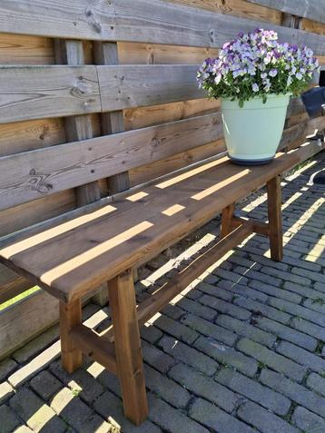 Solide handgemaakte tuinbank. Weerbestendig! beschikbaar voor biedingen