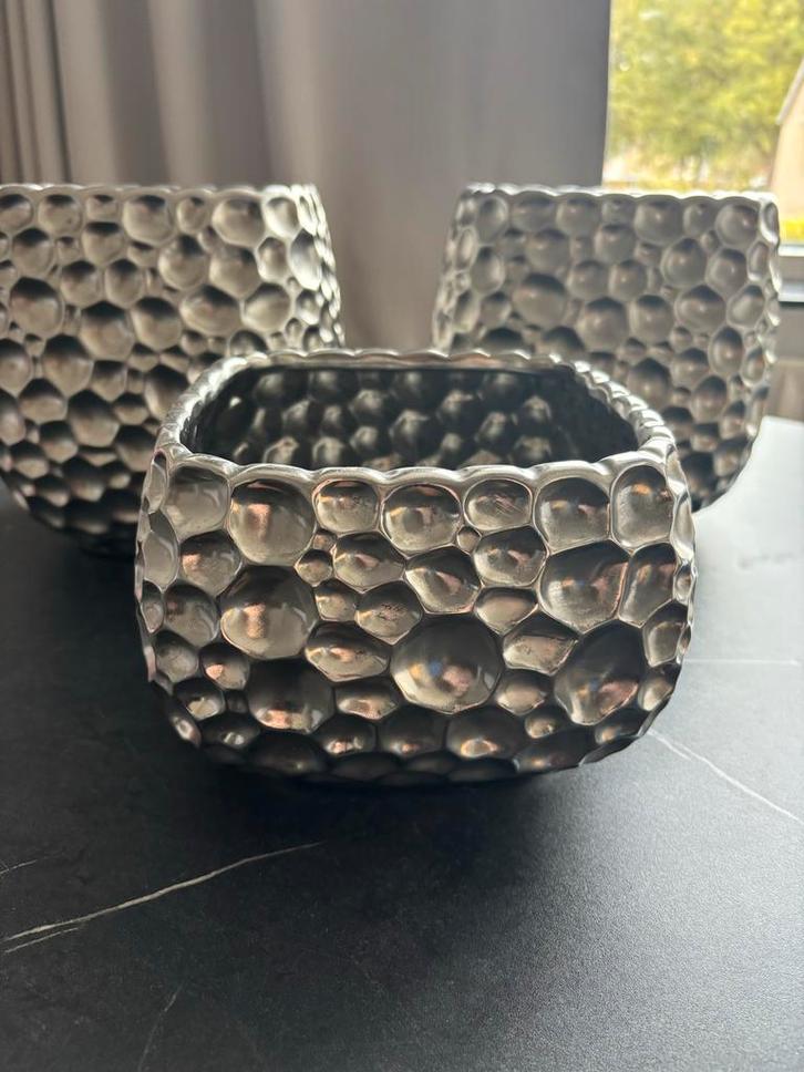 Mica Decorations - 3 Zilveren Vazen, Tuin en Terras, Bloempotten, Zo goed als nieuw, Metaal, Binnen, Minder dan 40 cm, Minder dan 25 cm