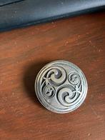 Vintage St. Justin Pewter Keltische Broche, Sieraden, Tassen en Uiterlijk, Broches, Ophalen of Verzenden, Zo goed als nieuw, Overige materialen