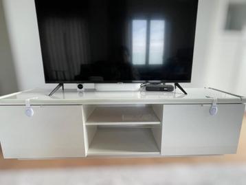 TV Bench - IKEA beschikbaar voor biedingen