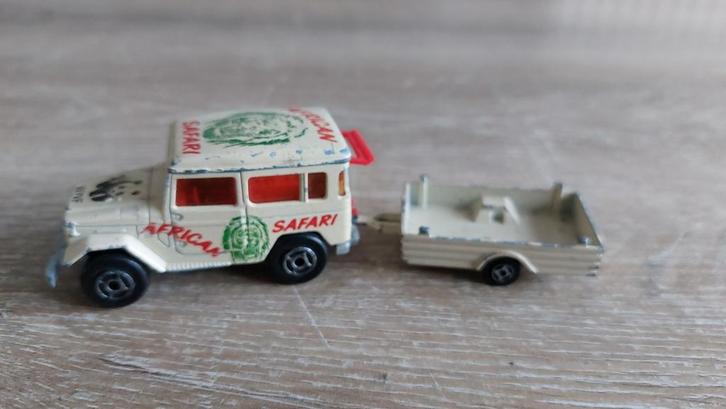 Majorette 4x4 toyota safari jeep wwf african auto aanhanger, Hobby en Vrije tijd, Modelauto's | Overige schalen, Gebruikt, Auto